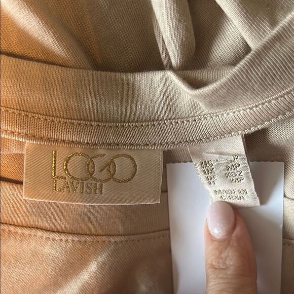 LOGO Lavish Tan Shirtdress with bottom embroidered detail - Picture 5 of 9